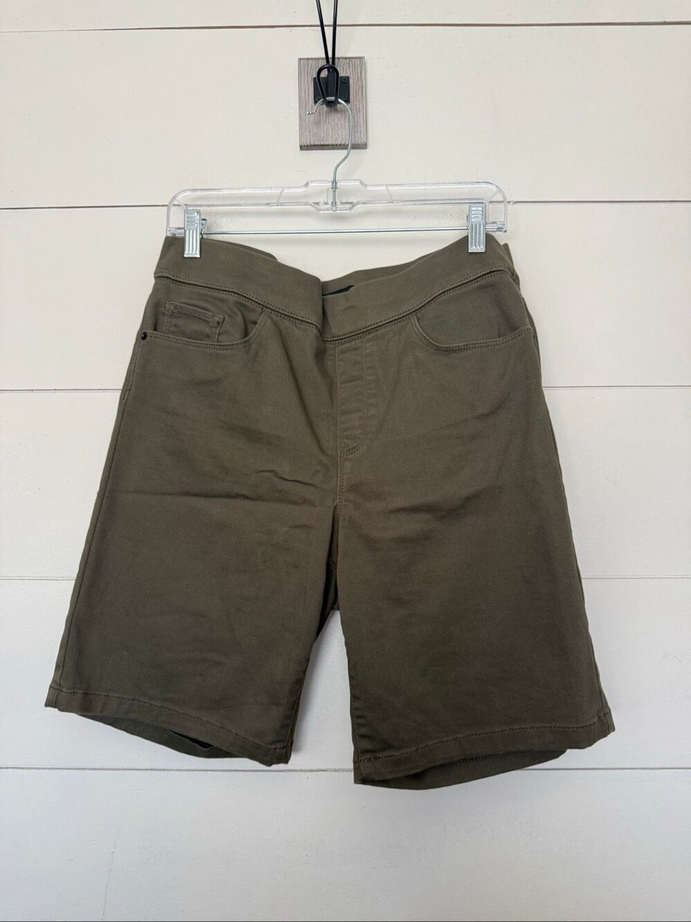 DKNY Jeans Women’s Large Brown Green Bermuda Pull on Shorts
